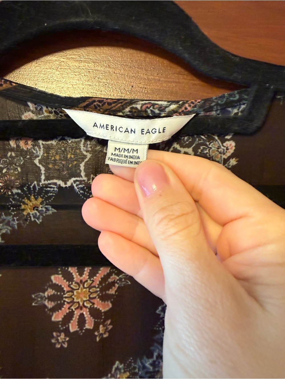 American Eagle Outfitters Black Sheer Floral Kimono - Picture 2 of 3